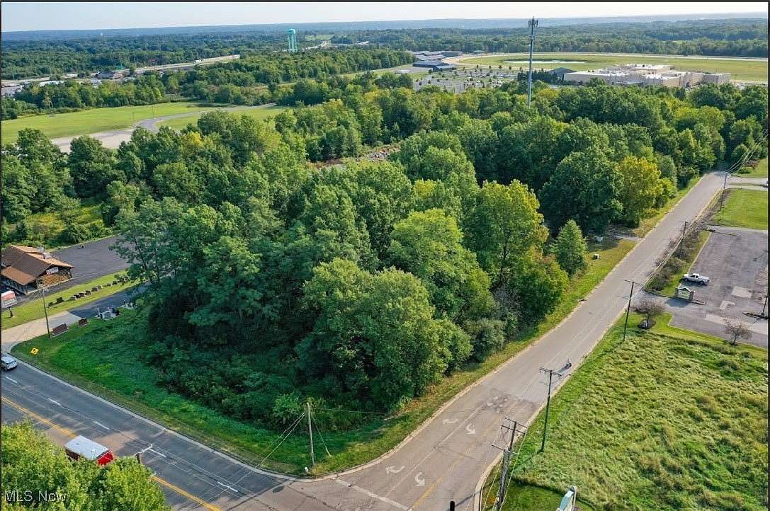 10.932 Acres of Commercial Land for Sale in Austintown, Ohio