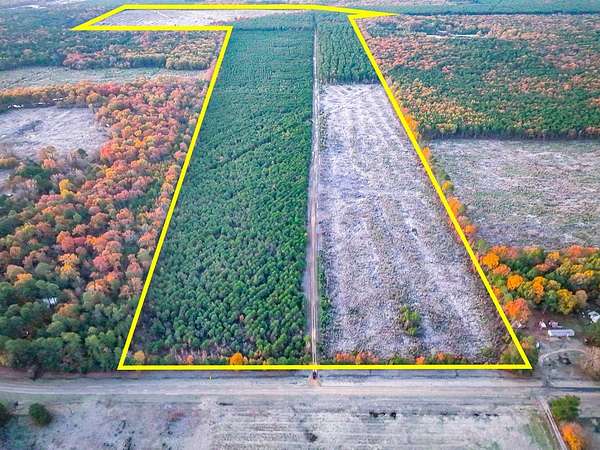 172 Acres of Land for Sale in Bagwell, Texas