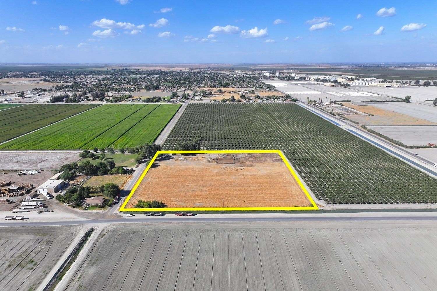 10 Acres of Land for Sale in Corcoran, California