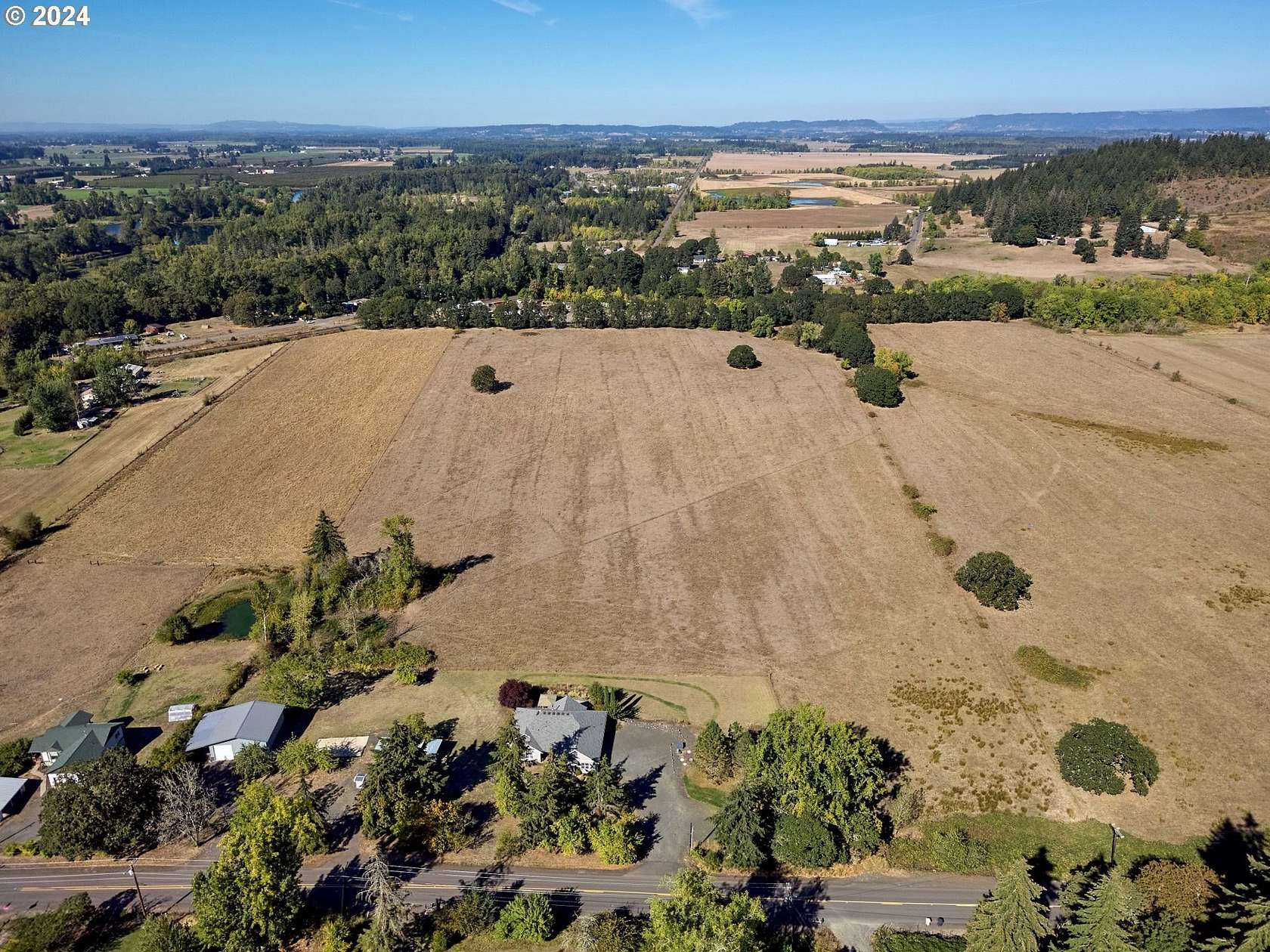 24.02 Acres of Agricultural Land for Sale in Lebanon, Oregon