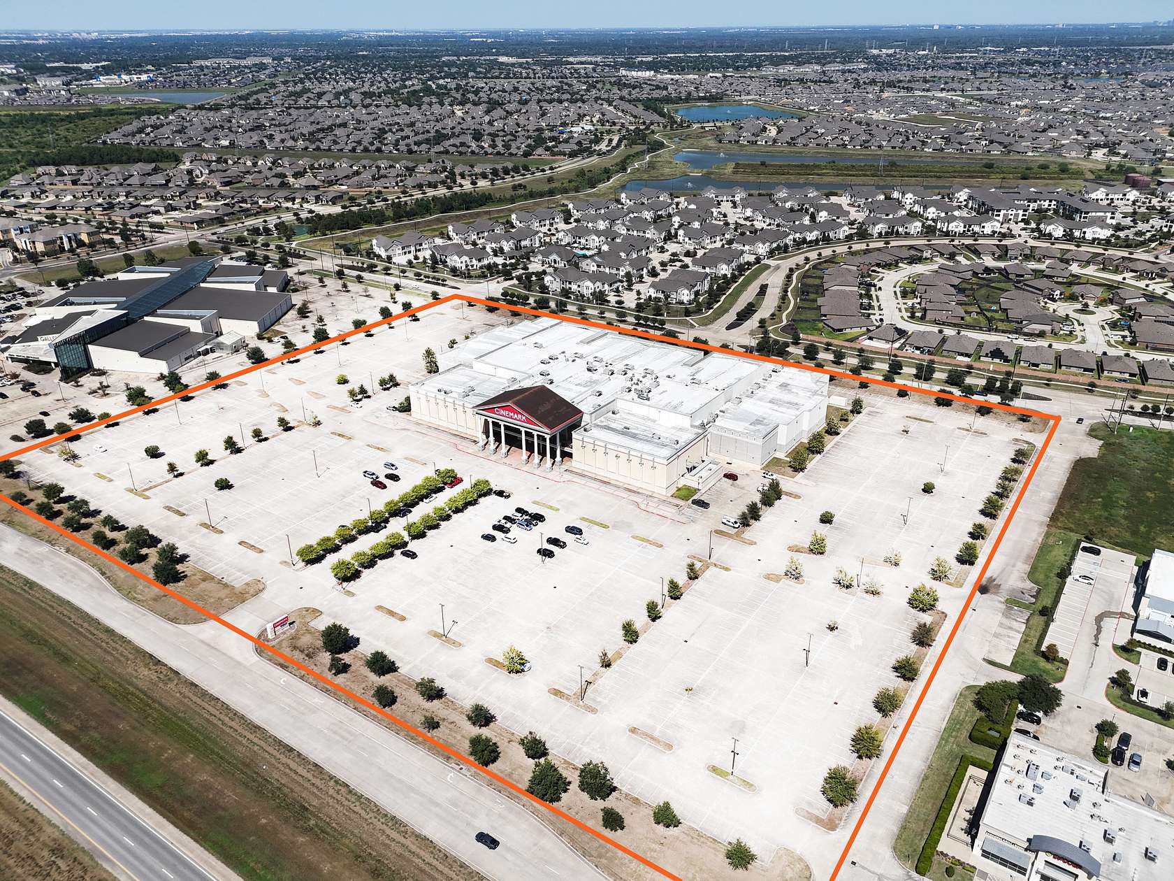 19.74 Acres of Commercial Land for Lease in Richmond, Texas