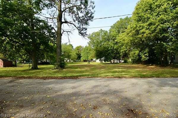 0.4 Acres of Residential Land for Sale in Chesaning Township, Michigan