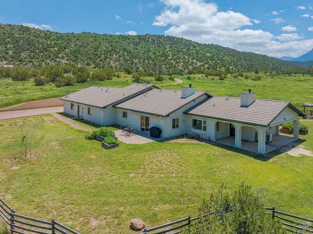 685.7 Acres of Land with Home for Sale in Florence, Colorado