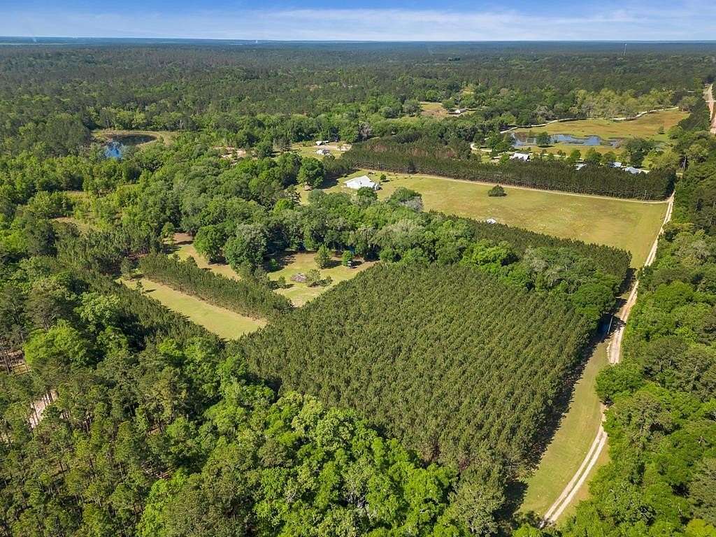 25 Acres of Agricultural Land with Home for Sale in Thomasville, Georgia