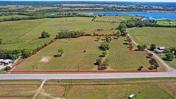 13.305 Acres of Agricultural Land for Sale in Clarksville, Texas