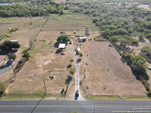 6.082 Acres of Residential Land for Sale in Atascosa, Texas