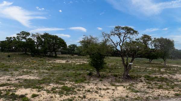 1 Acre of Residential Land for Sale in Canyon Lake, Texas