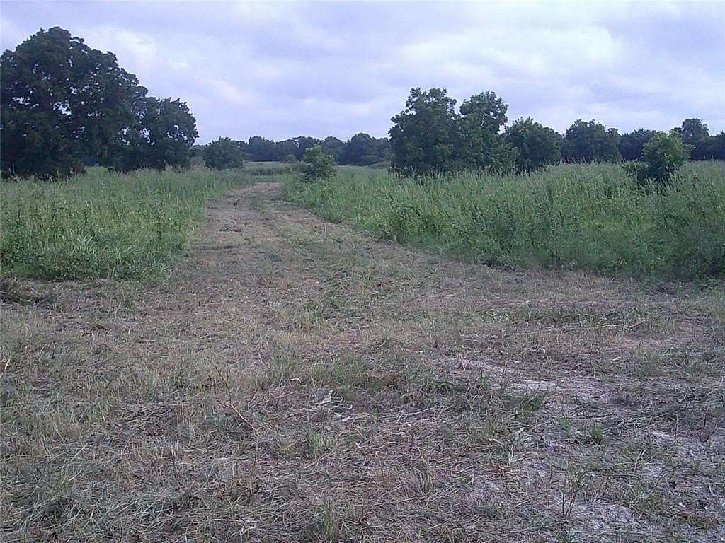 11 Acres of Land for Sale in Bowie, Texas