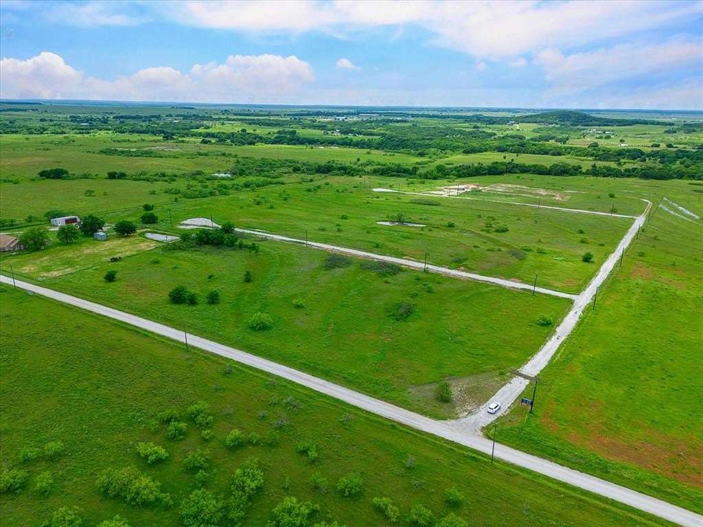 2 Acres of Residential Land for Sale in Bowie, Texas