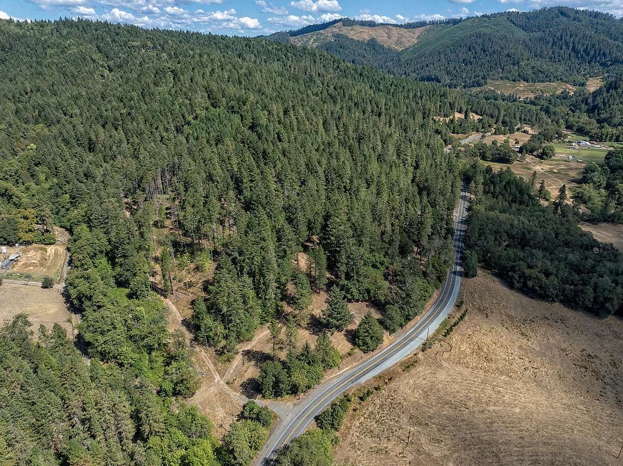 9 Acres of Agricultural Land for Sale in Myrtle Creek, Oregon