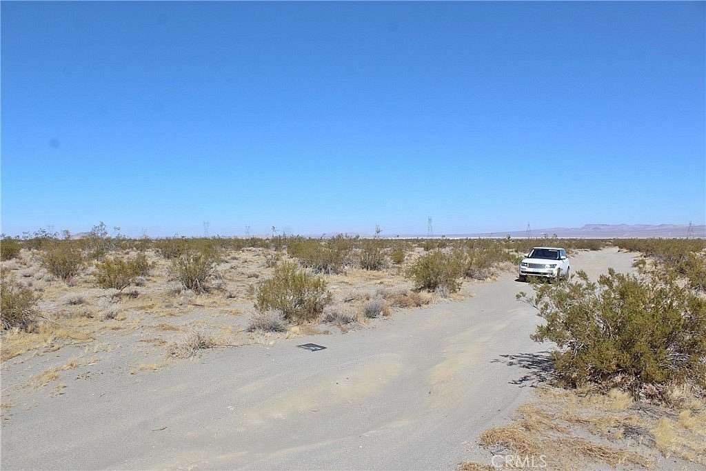 10 Acres of Land for Sale in Phelan, California