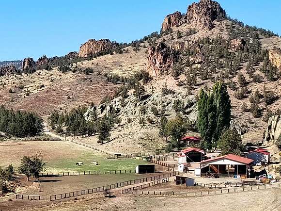 120 Acres of Land with Home for Sale in Prineville, Oregon