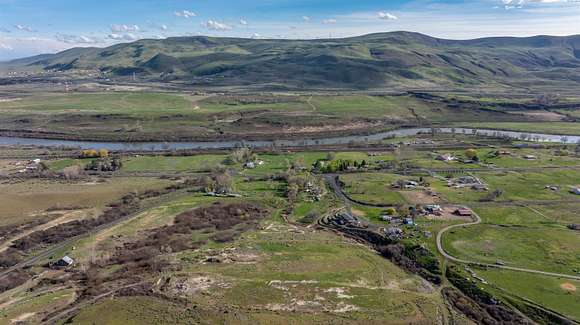 20.86 Acres of Agricultural Land for Sale in Benton City, Washington