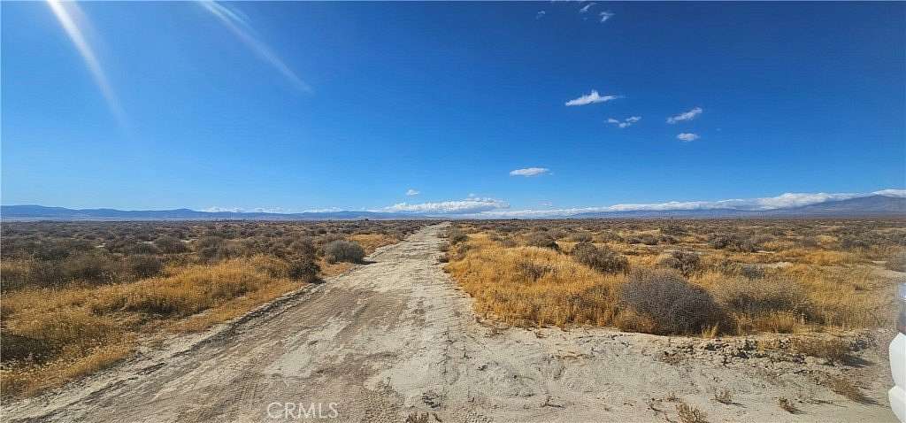 10.011 Acres of Land for Sale in Lancaster, California