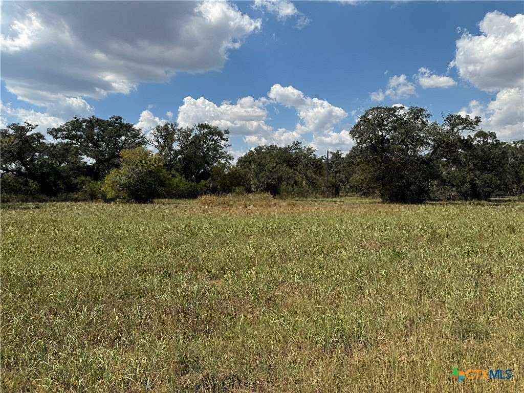 4.287 Acres of Residential Land for Sale in Yoakum, Texas