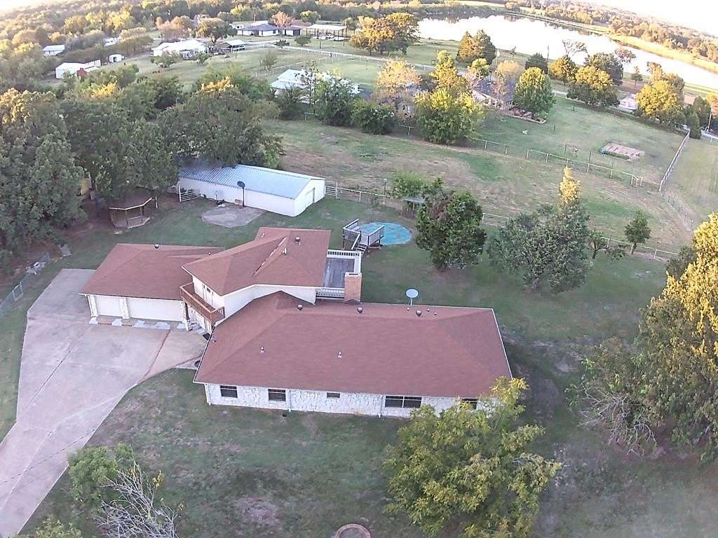 2.356 Acres of Residential Land with Home for Sale in Mabank, Texas