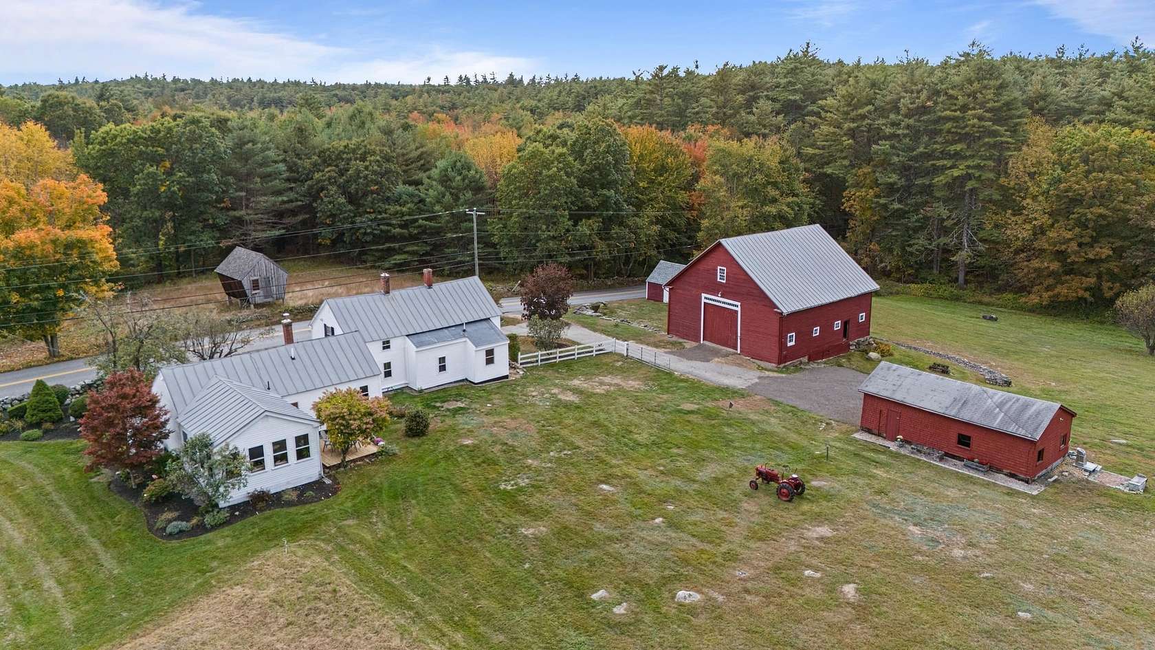 2.47 Acres of Residential Land with Home for Sale in Amherst, New Hampshire