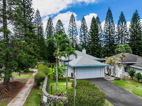 4.4 Acres of Residential Land with Home for Sale in Makawao, Hawaii