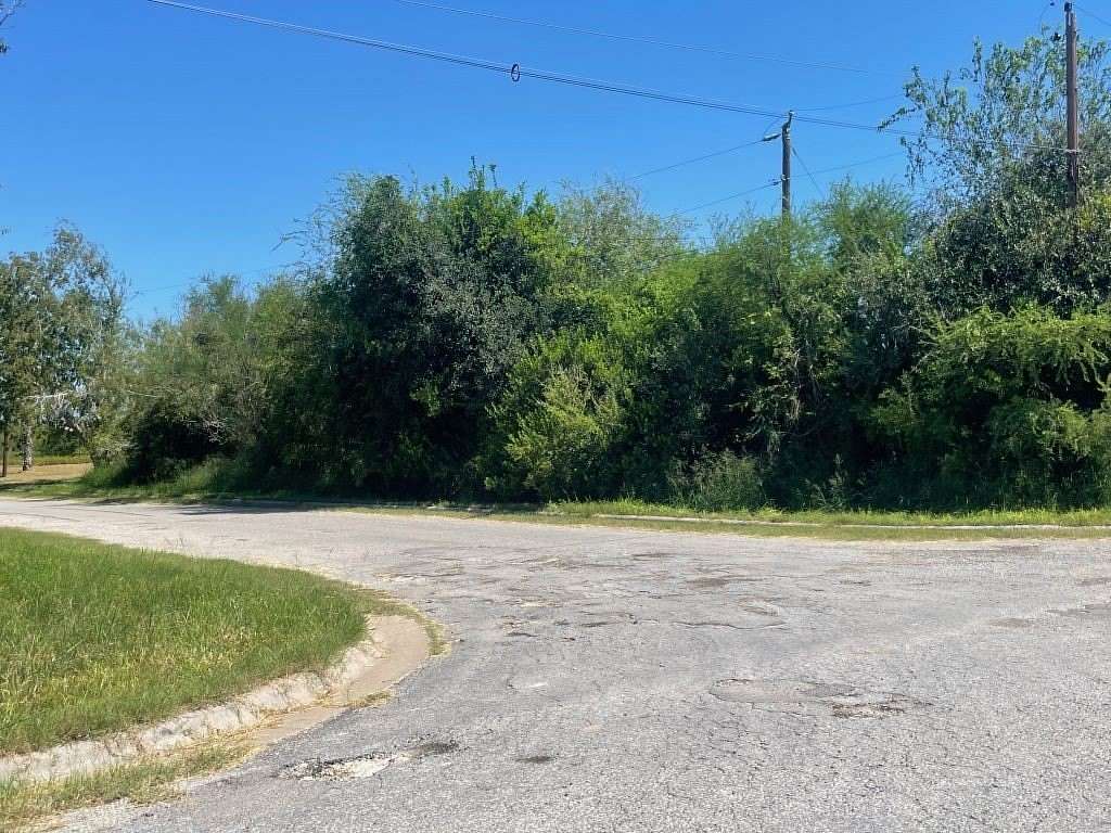 1.72 Acres of Residential Land for Sale in Hebbronville, Texas