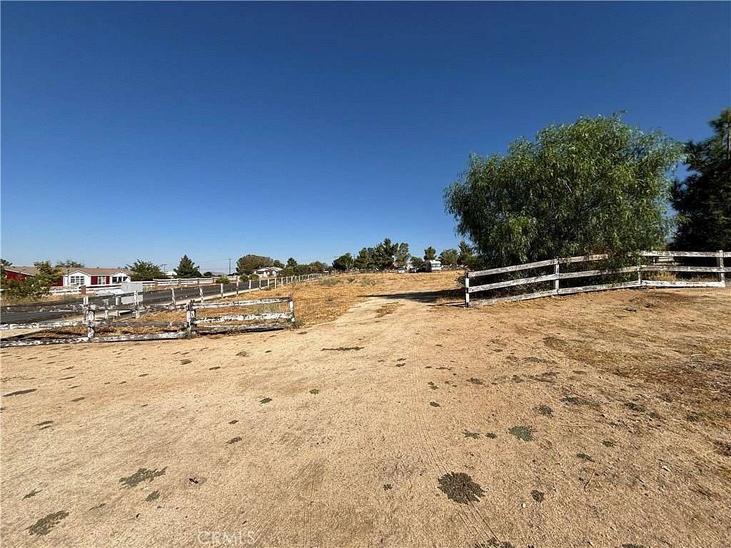 0.973 Acres of Land for Sale in Pearblossom, California