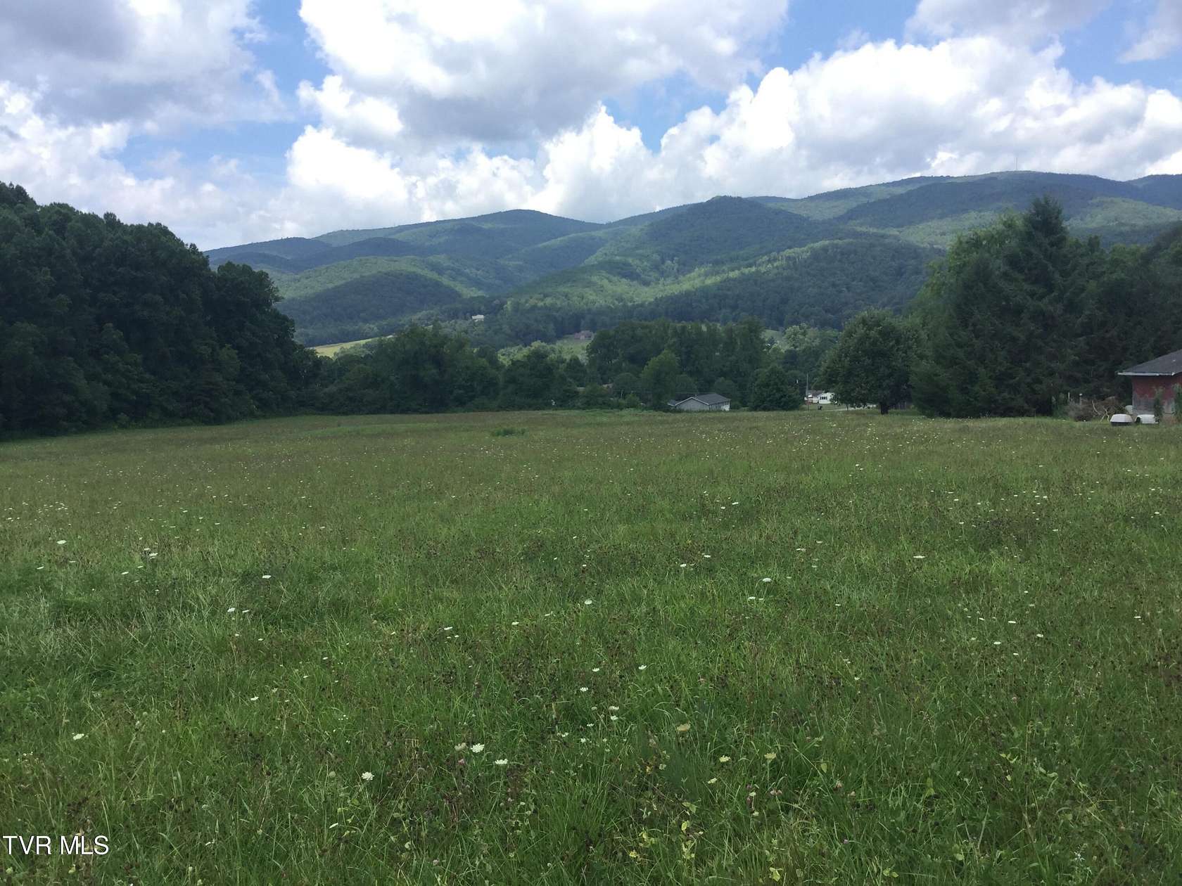 2.51 Acres of Residential Land for Sale in Elizabethton, Tennessee