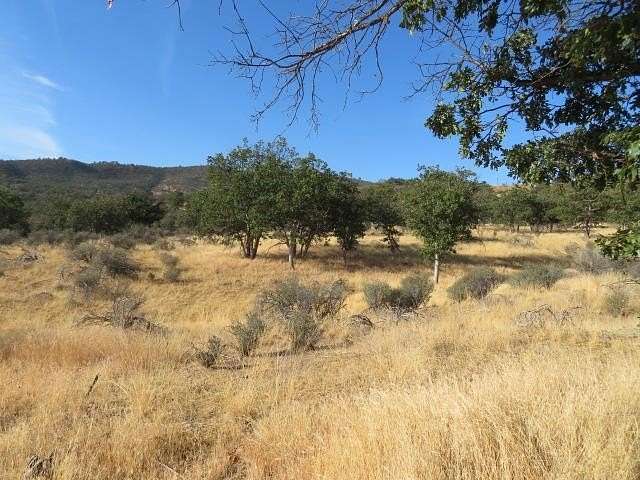 30.7 Acres of Recreational Land for Sale in Yreka, California