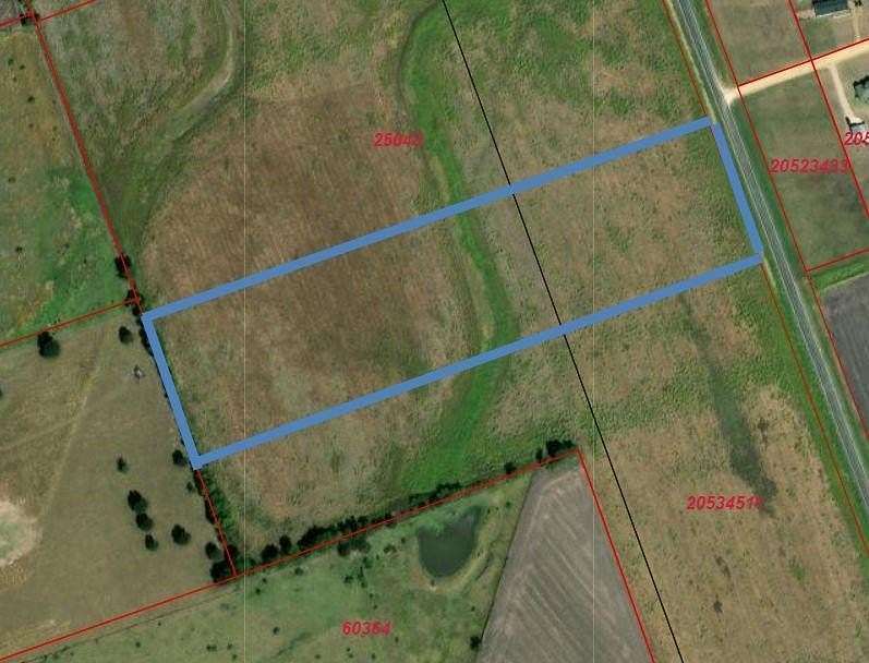 10.1 Acres of Recreational Land & Farm for Sale in Thorndale, Texas