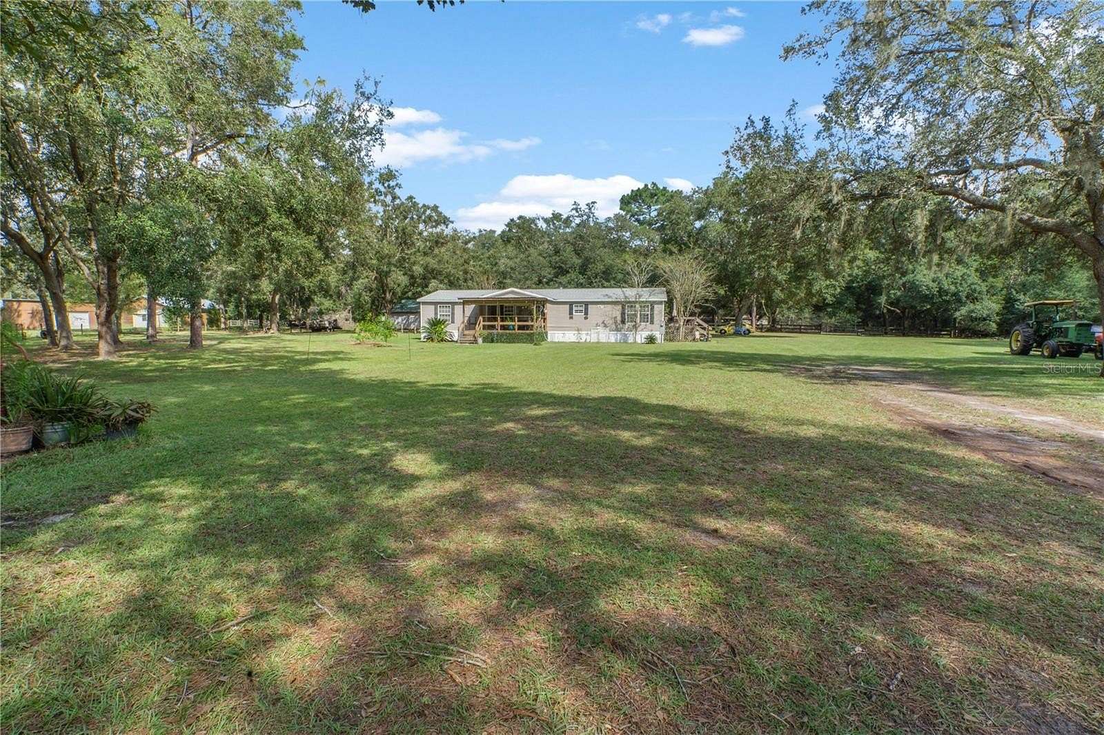 3.32 Acres of Residential Land with Home for Sale in Morriston, Florida