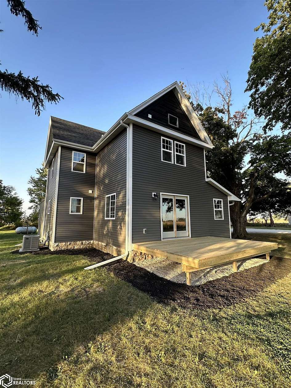 3.14 Acres of Residential Land with Home for Sale in Blairsburg, Iowa