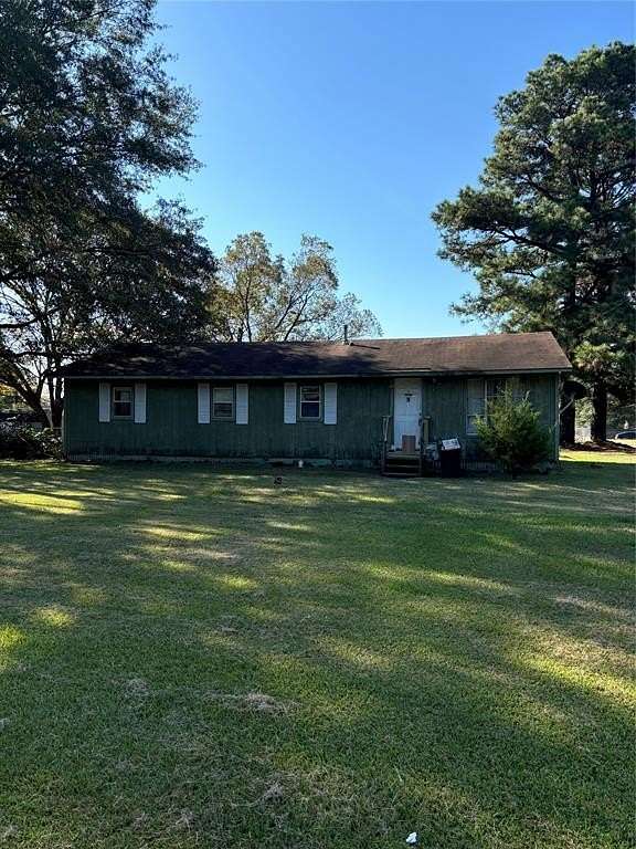 2 Acres of Residential Land with Home for Sale in Texarkana, Arkansas