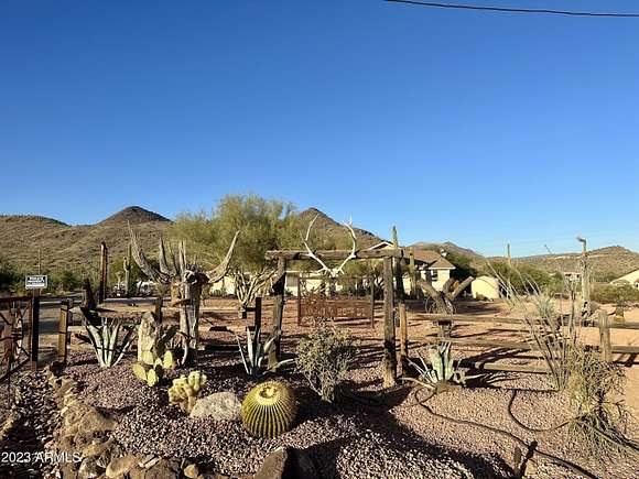 2.16 Acres of Residential Land with Home for Sale in Cave Creek, Arizona