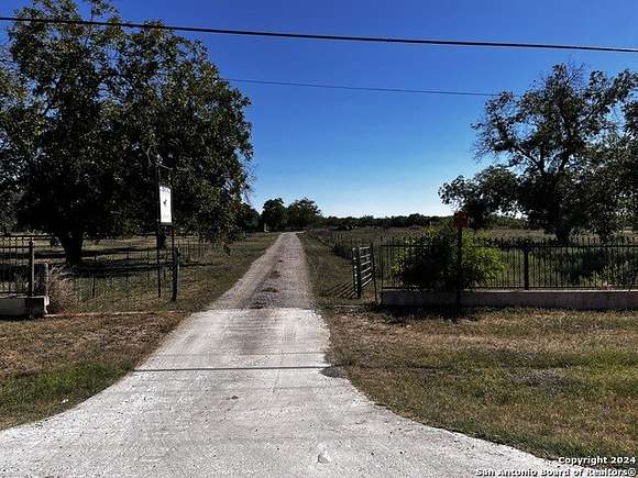 7.082 Acres of Improved Mixed-Use Land for Sale in Lytle, Texas