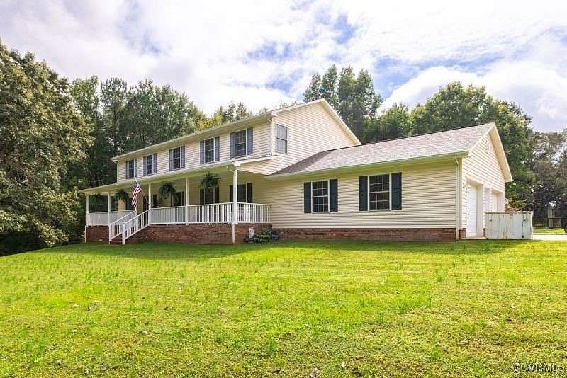 9.88 Acres of Land with Home for Sale in Rice, Virginia