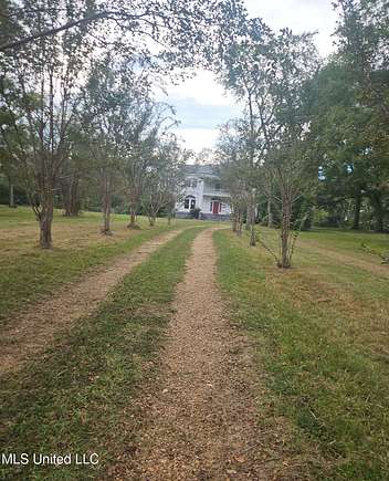 9.2 Acres of Residential Land with Home for Sale in Crystal Springs, Mississippi