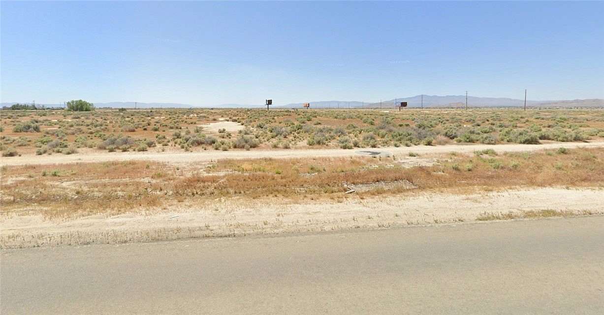 28.2 Acres of Mixed-Use Land for Sale in Rosamond, California