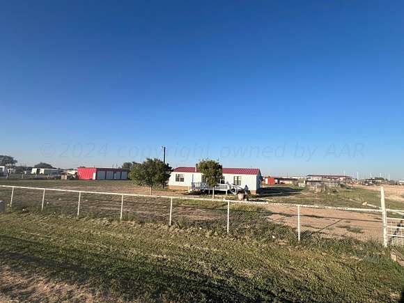 2.5 Acres of Residential Land with Home for Sale in Hereford, Texas