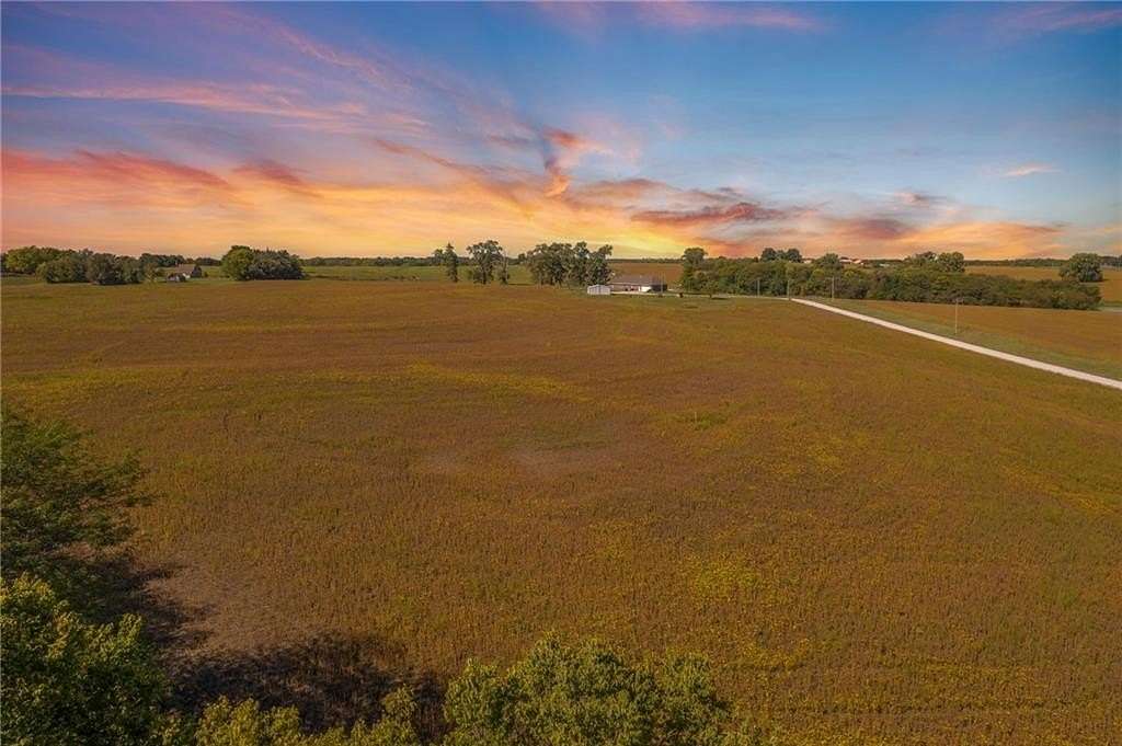 10.32 Acres of Land for Sale in Hamilton, Missouri