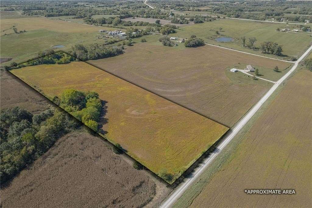 10.32 Acres of Land for Sale in Hamilton, Missouri