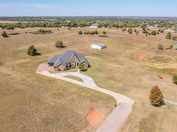 5.42 Acres of Residential Land with Home for Sale in Yukon, Oklahoma