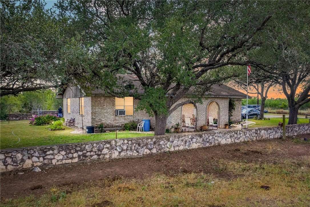 57.92 Acres of Land with Home for Sale in San Diego, Texas