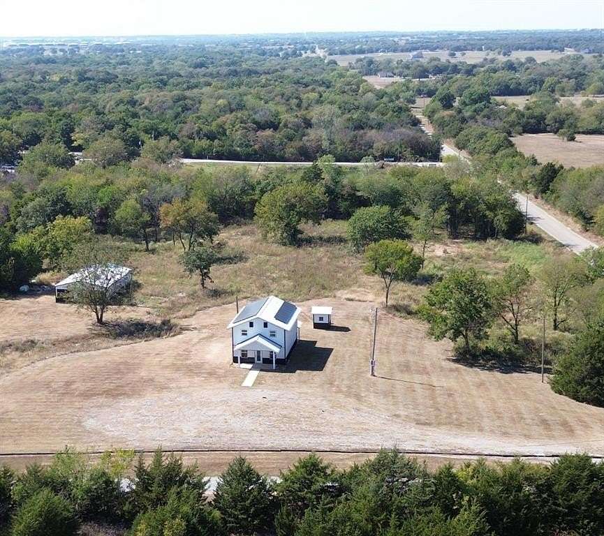 5.63 Acres of Residential Land with Home for Sale in Cushing, Oklahoma