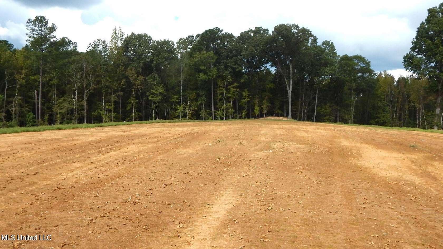 5.47 Acres of Residential Land for Sale in Grenada, Mississippi