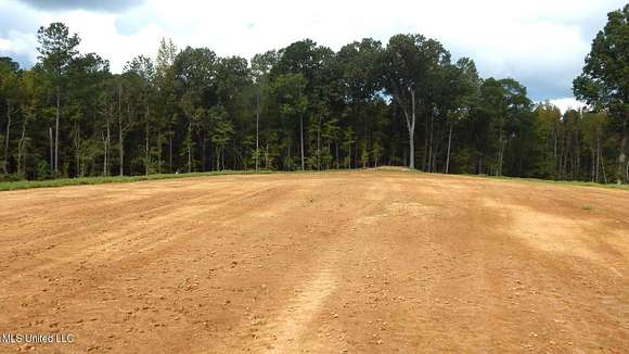 5.47 Acres of Residential Land for Sale in Grenada, Mississippi