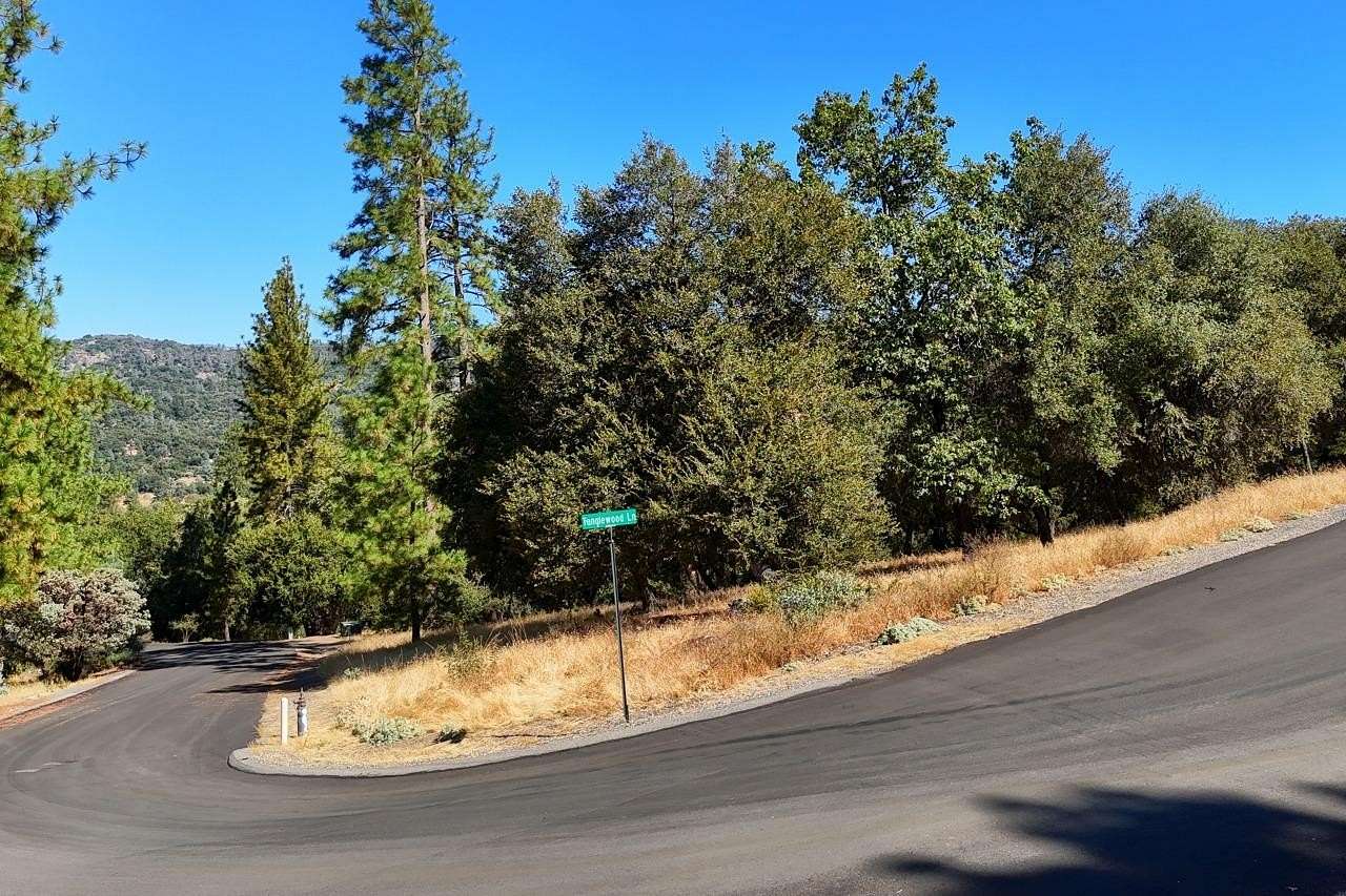 6.69 Acres of Residential Land for Sale in Oakhurst, California