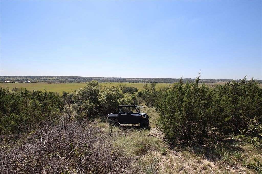 329 Acres of Land with Home for Sale in Hamilton, Texas