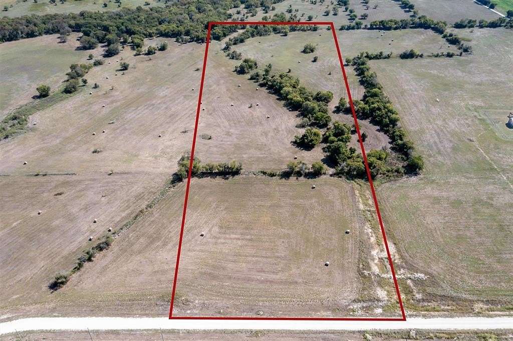 10.01 Acres of Land for Sale in Hillsboro, Texas