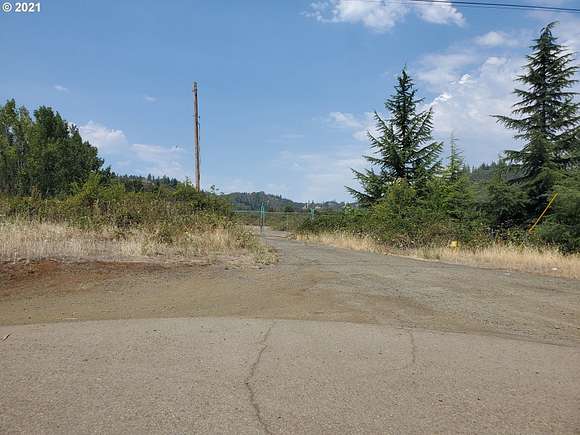 19.18 Acres of Commercial Land for Sale in Roseburg, Oregon