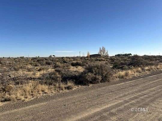 1.03 Acres of Land for Sale in Christmas Valley, Oregon