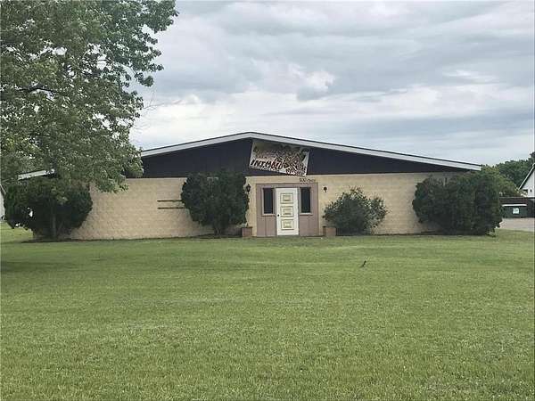 2 Acres of Mixed-Use Land for Sale in Richmond, Minnesota