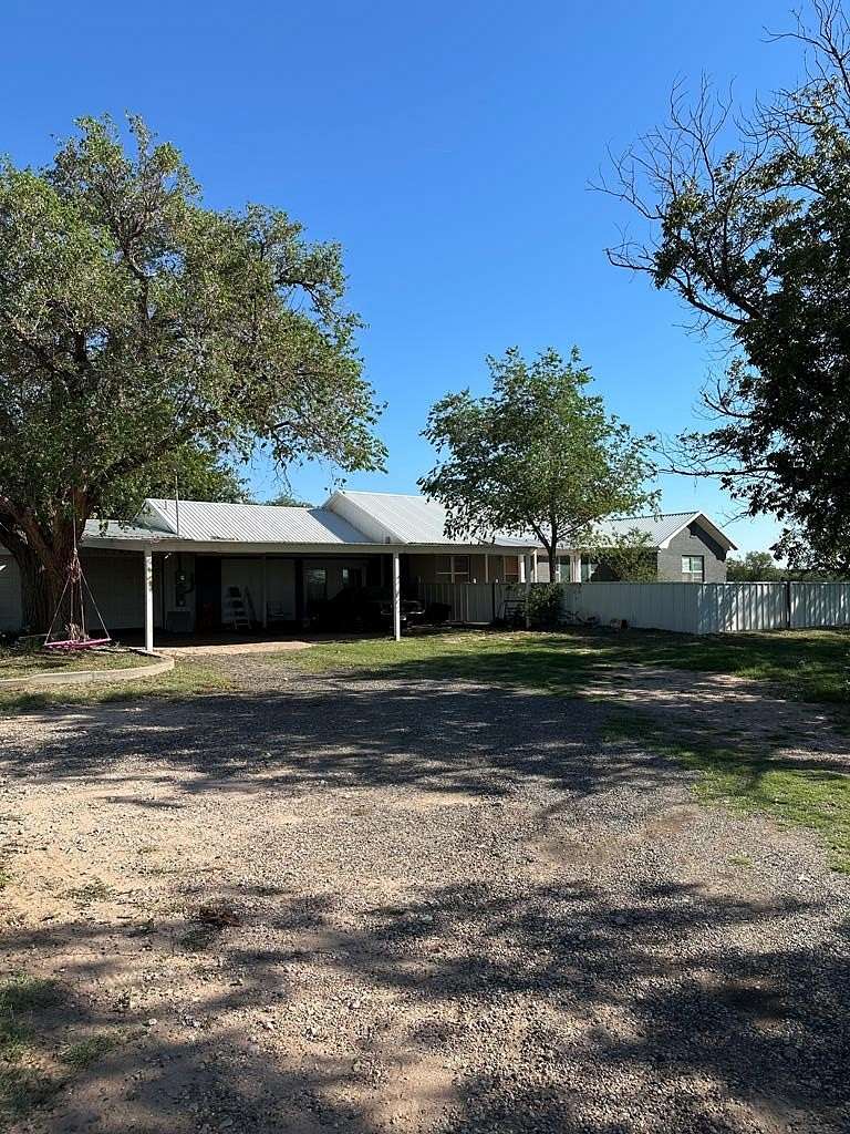 2.95 Acres of Residential Land with Home for Sale in Snyder, Texas